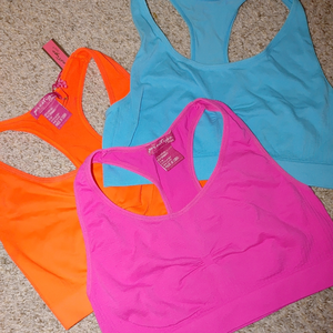ʕ·ᴥ·ʔThree Prestige Edge Sports Bra's Size S/M